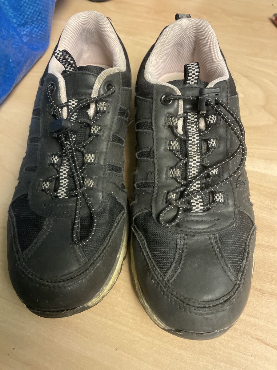 Graceland Scarpe per ragazze: Schwarze Trekkingschuhe von Graceland, Gr.37 – Usato da Obergerlafingen venduto da cabo4 1