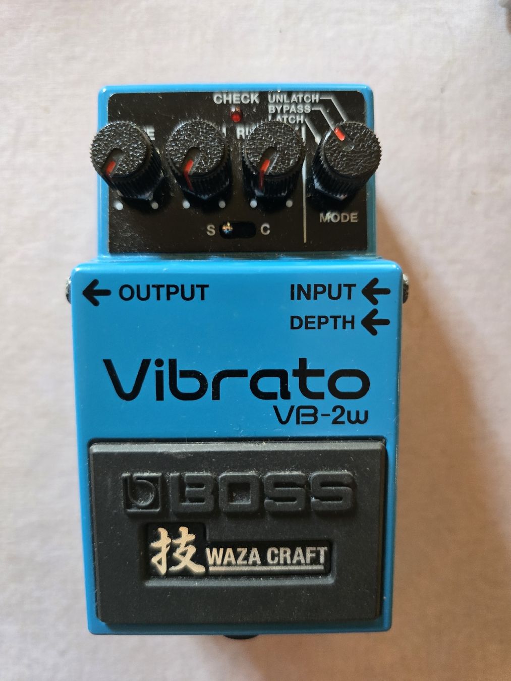 Strumenti musicali: BOSS VB-2w VIBRATO WAZA – Nuovo (secondo la descrizione) da Zürich venduto da Antiquedealer