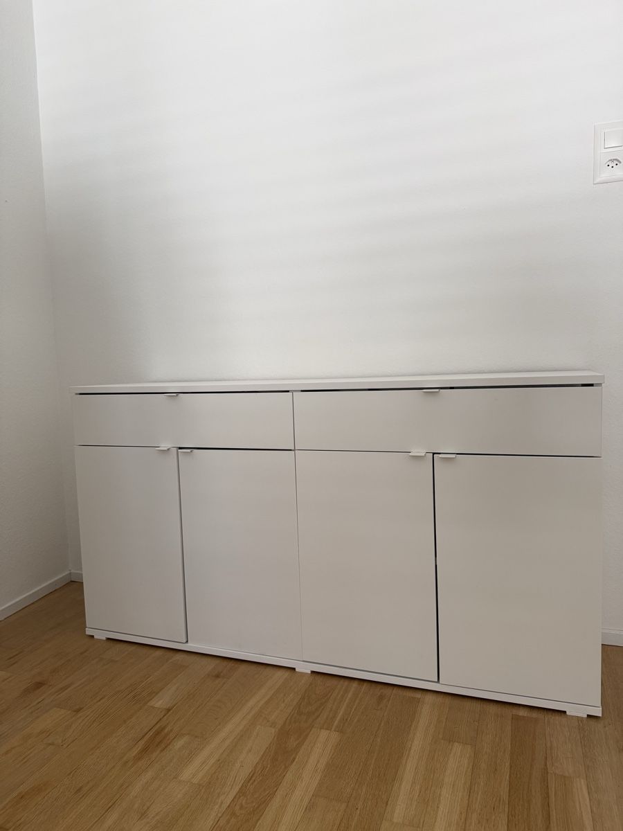 Ikea Commodes: VIHALS Sideboard, white  – D'occasion à Basel par ina_c9yy