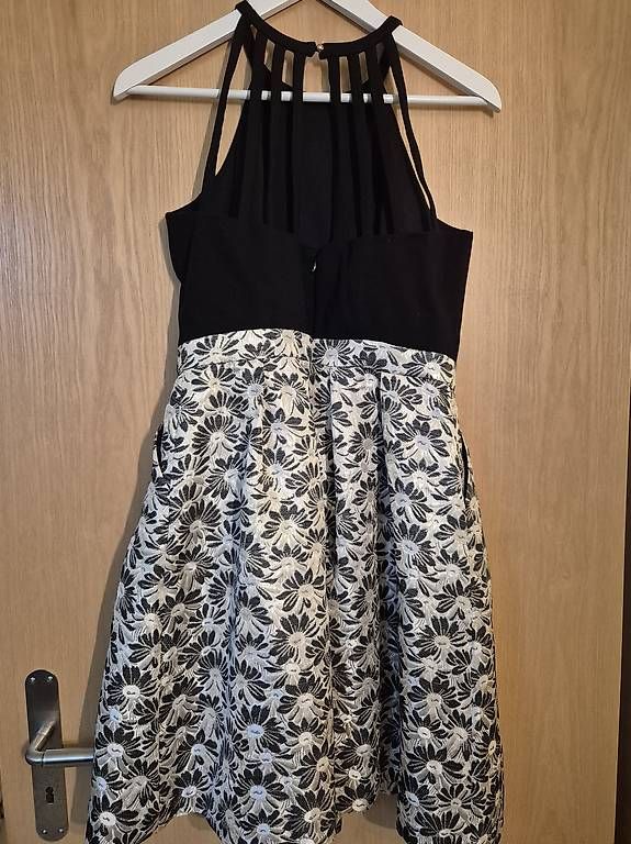Vestiti: Schwarzes Cocktailkleid mit Blumenmuster – Usato da Giswil venduto da lllll018