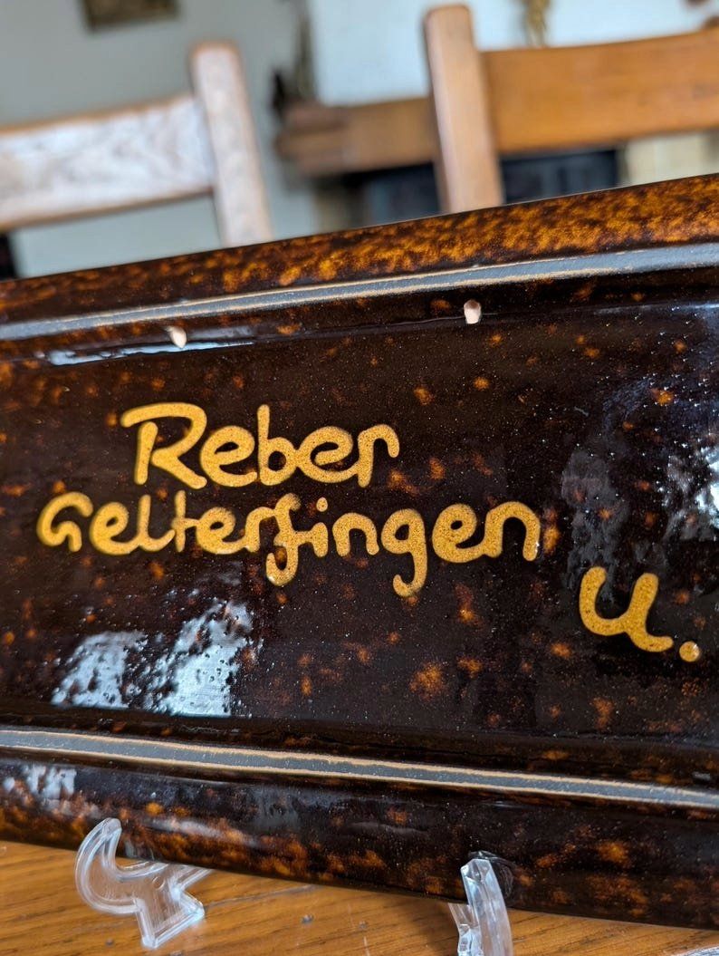 Piatti di portata: Reber Keramik Platte mit Trachtenmädchen, Handbemalt – Usato da Bützberg venduto da SchweizerFund 3