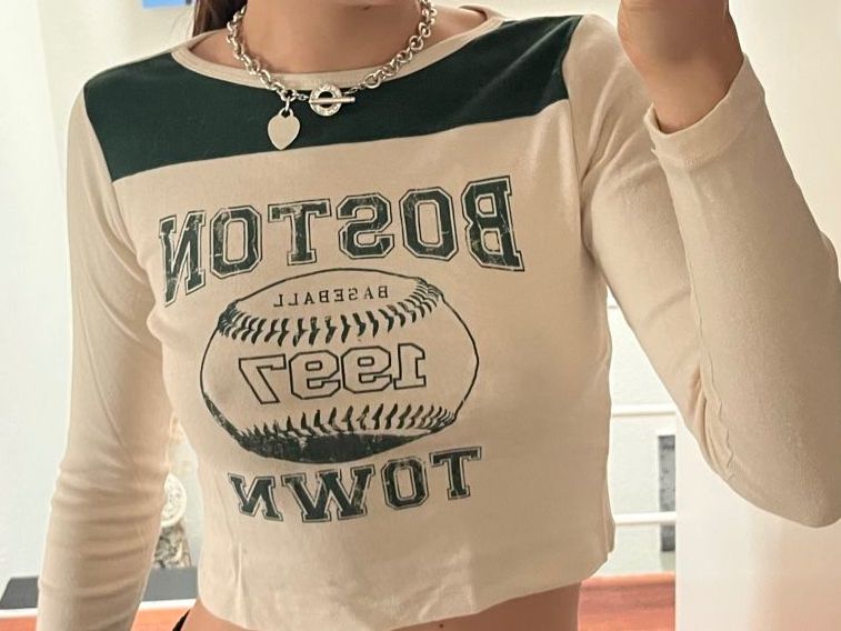 Top: Subdued Long Sleeve Shirt – Usato da Cham venduto da max_q5dz
