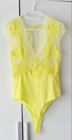 Damen Body gelb mit Spitze und Bindeband neuwertig