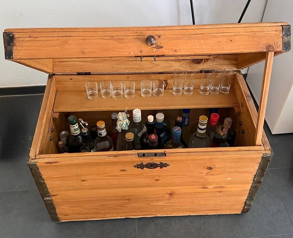 Cassapanche: Antike Truhe als Bar – Usato da Niederrohrdorf venduto da Bambam66