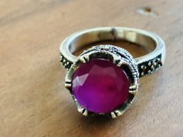 Vintage Silber Ring mit Rubin, filigranes Design, Grösse 17