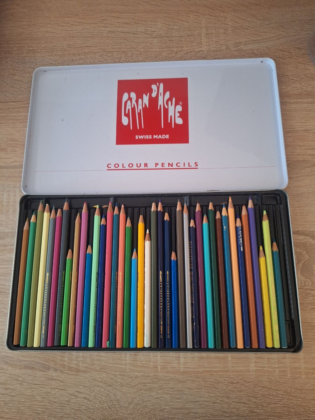 Colori: Carandache Farbstifte – Usato da Donat venduto da Lacvers 1