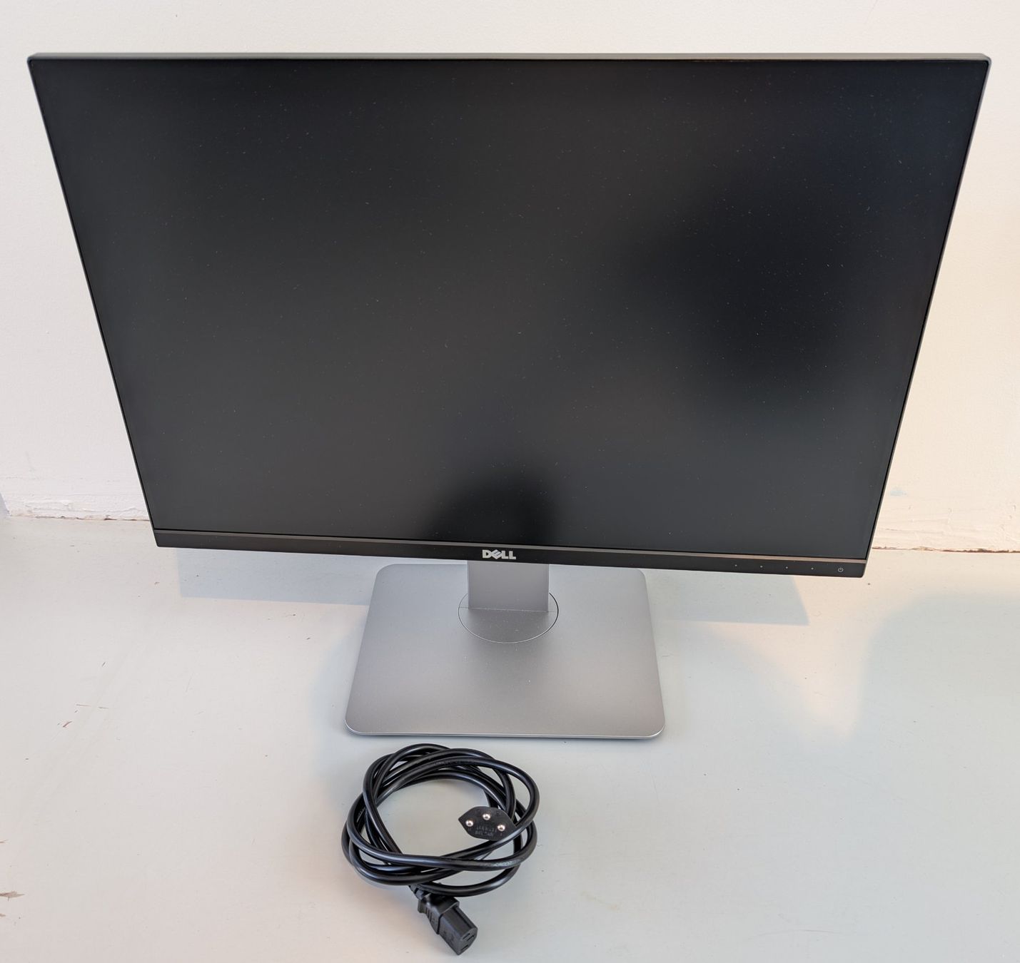 Dell Monitor: DELL U2415b 24" Monitor – Usato da Dietlikon venduto da ComdatAG