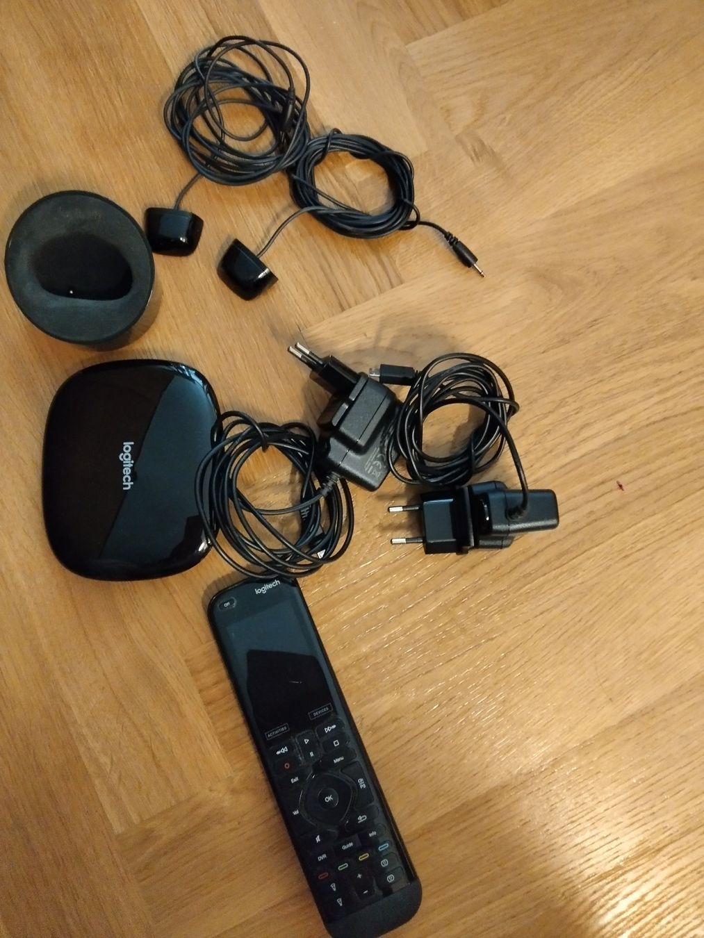 Logitech Télécommandes: ab nur 1.--: FB- Logitech-Set Harmony – D'occasion à Aarau par RUD