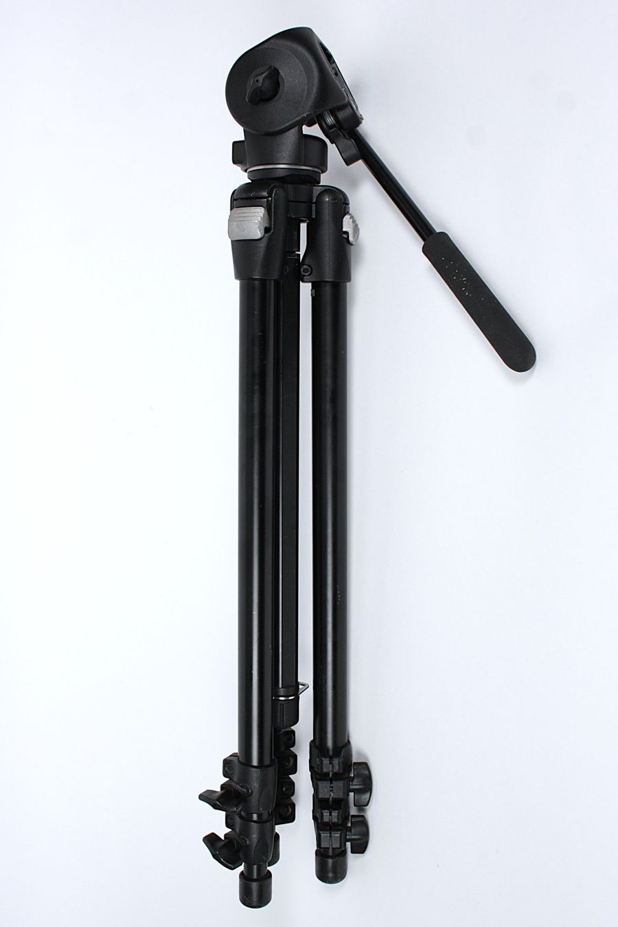 Manfrotto Treppiedi & Teste: MANFROTTO Kamerastativ mit 2-Wege-Neiger – Usato da Zollikofen venduto da Restwert_Zollikofen