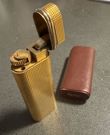 Briquet plaqué or CARTIER