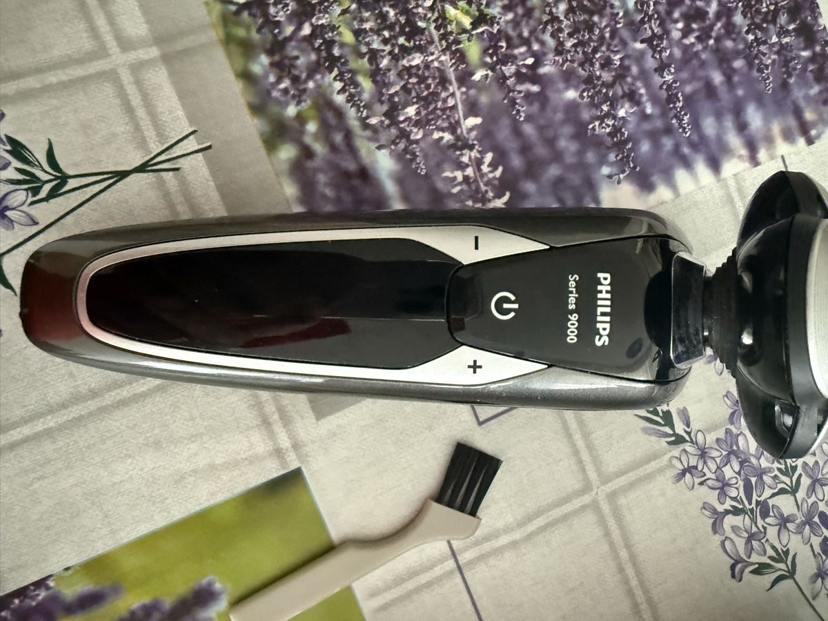 Philips Rasoirs & Lames de rasage: Philips Series 9000 Rasierer  – D'occasion à Obernau par 3541roland 1