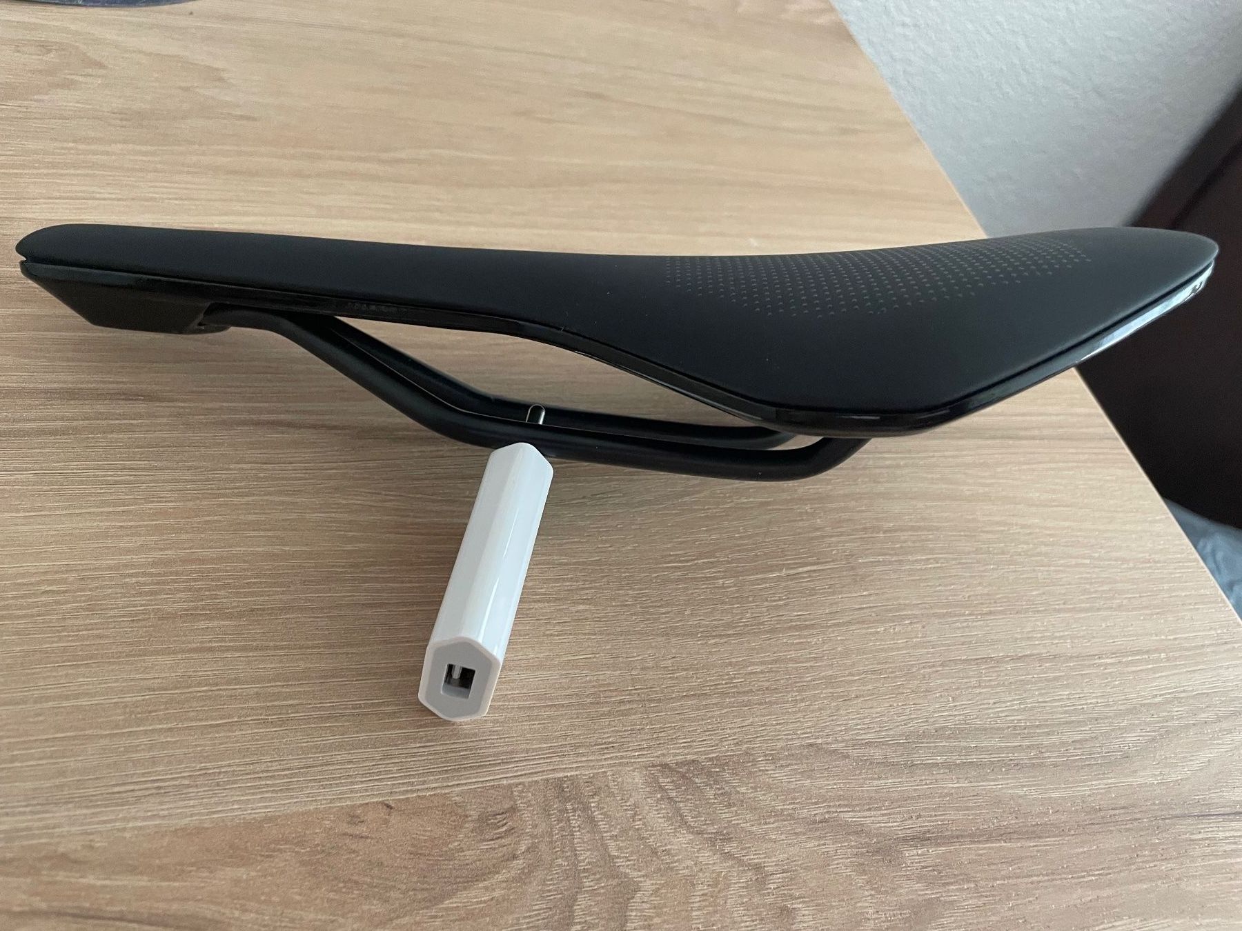 Syncros Pezzi di ricambio: NEU Velosattel SYNCROS Tofino Sattel E 1.5 mit Vertiefung – Nuovo (secondo la descrizione) da Wetzikon ZH venduto da HP346 2