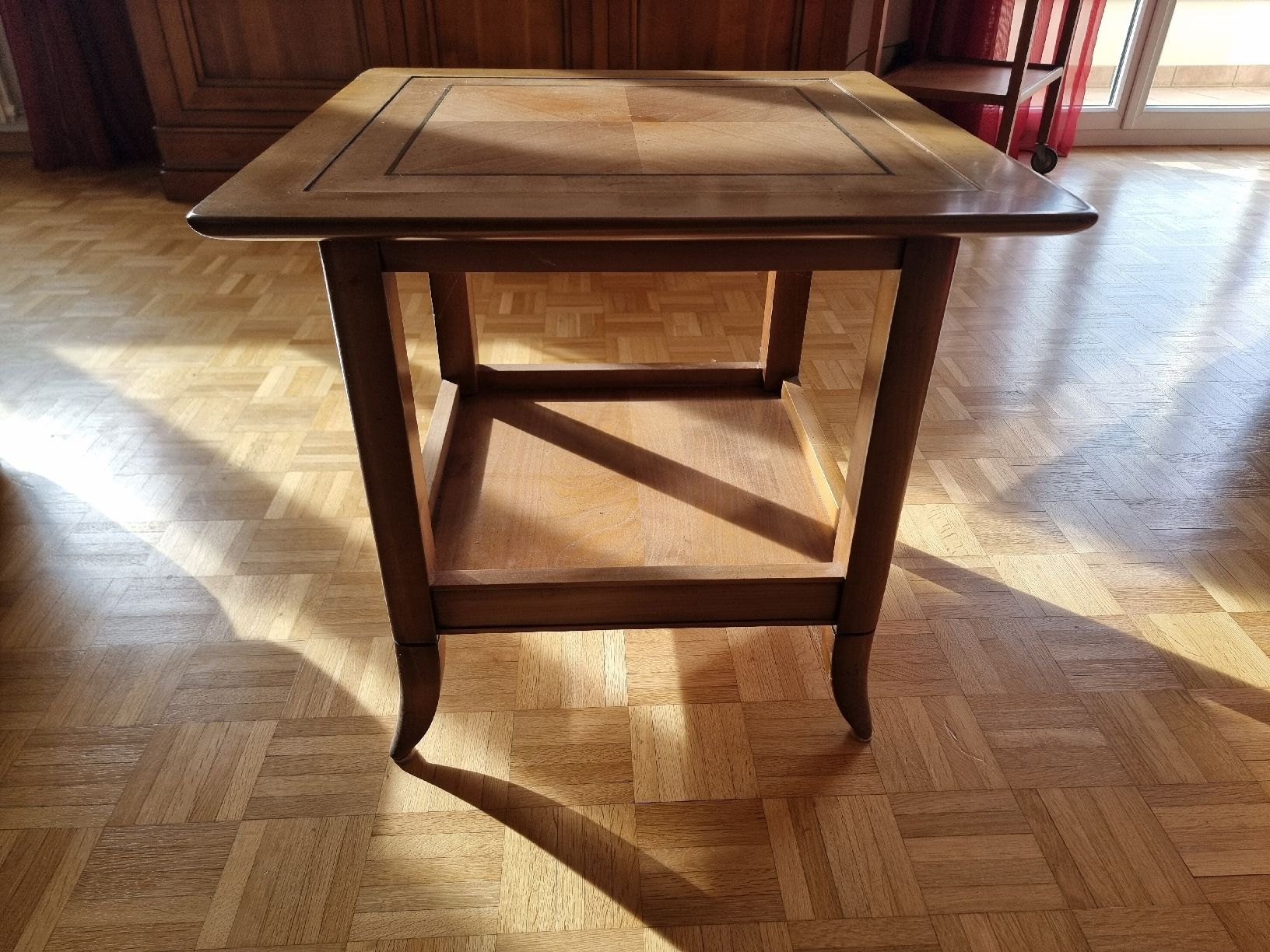 Tavoli: Table d'appoint en merisier massif style Louis Philippe  – Usato da Bevaix venduto da Lemana 1