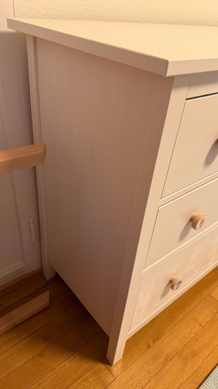 Ikea Cassettiere: Ikea Hemnes Kommode mit 8 Schubladen. Winnie Puuh Knöpfe – Usato da Basel venduto da JHaller 1