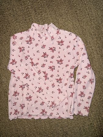 Niedliches geblümtes Rollkragenshirt für Mädchen Gr. 104