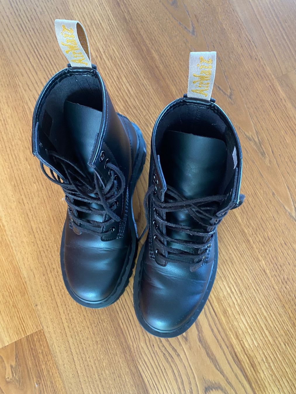 Dr. Martens Scarpe da donna: Dr. Martens  Plateaustiefelette, size 37, NP: CHF 270.- – Usato da Sissach venduto da laura.x4 3