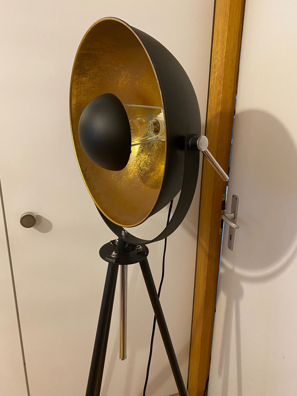 Lampade: Stehleuchte Lenn metall schwarz 60W – Usato da Bern venduto da Mondol 2