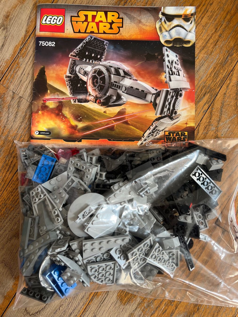 Lego Kit di costruzioni: LEGO STAR WARS 75082 TIE Advanced Prototype – Usato da Lausanne venduto da cat_656q 1