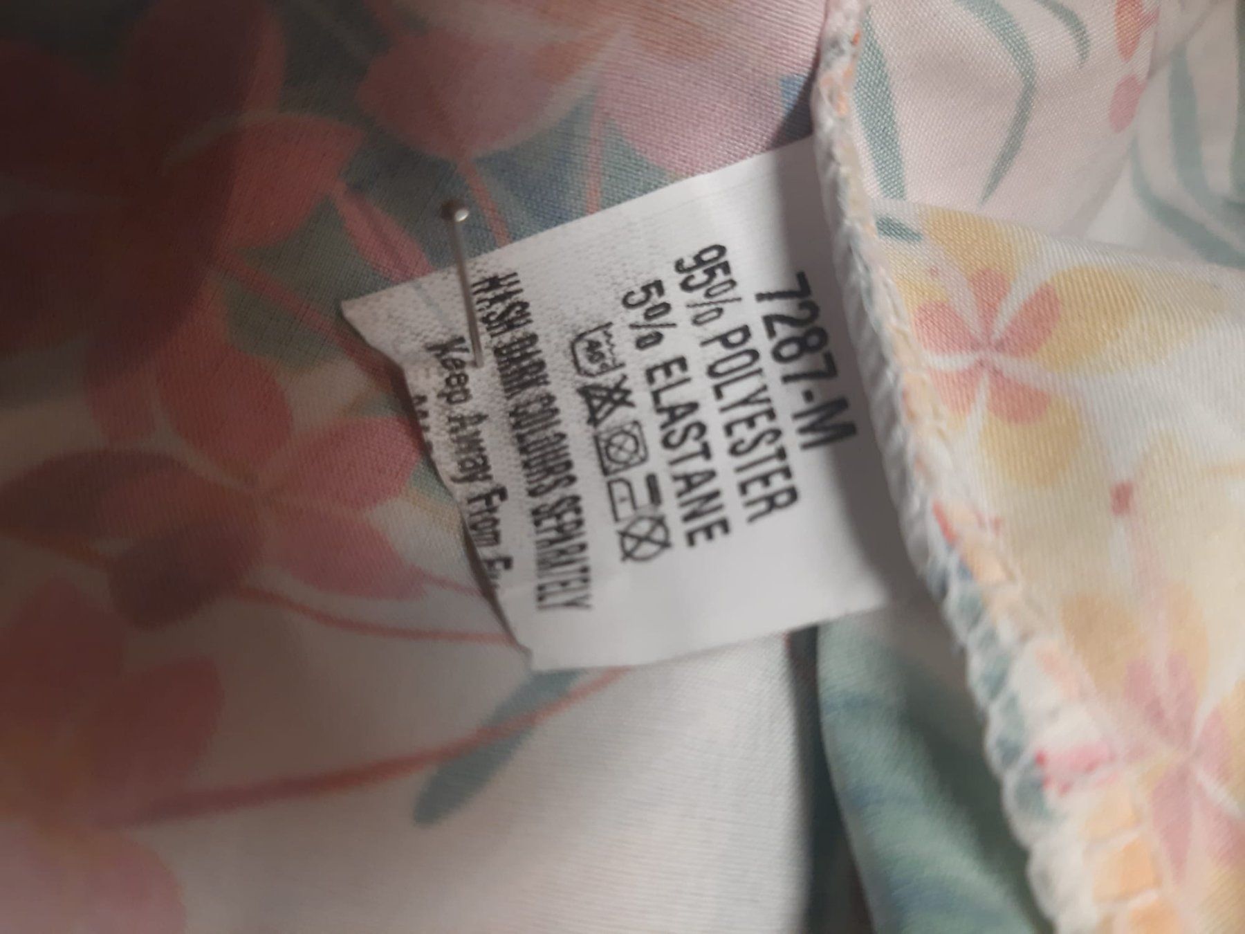 Tute: Jumpsuit Blumenmuster Grösse M neu mit Etikett – Usato da Emmetten venduto da SecondhandSiska 3