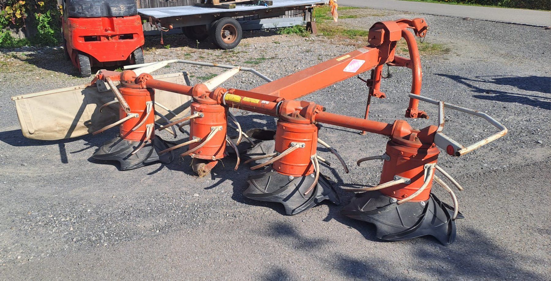 Kuhn Raccolta foraggio grezzo: Schwader Kuhnflex – Difettoso da Kriessern venduto da per_6fgh 2