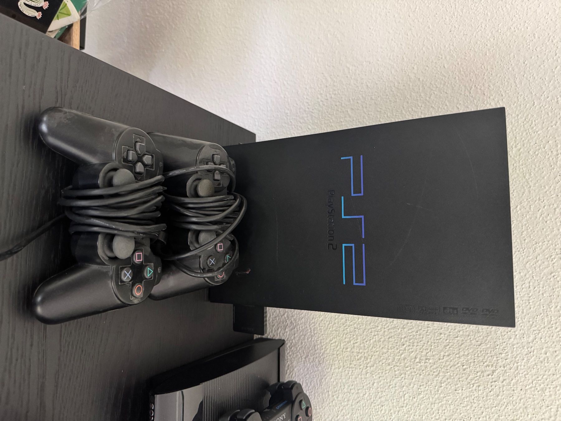 Sony Console: Playstation 2 mit 2 Controller und 5 Spielen – Usato da Neuenhof venduto da renehoffmann