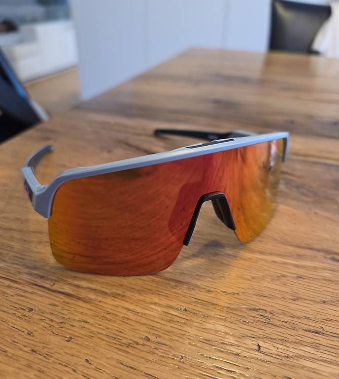 Occhiali & Lenti: Oakley Sutro Lite NFL – Usato da Brunnen venduto da Rodge