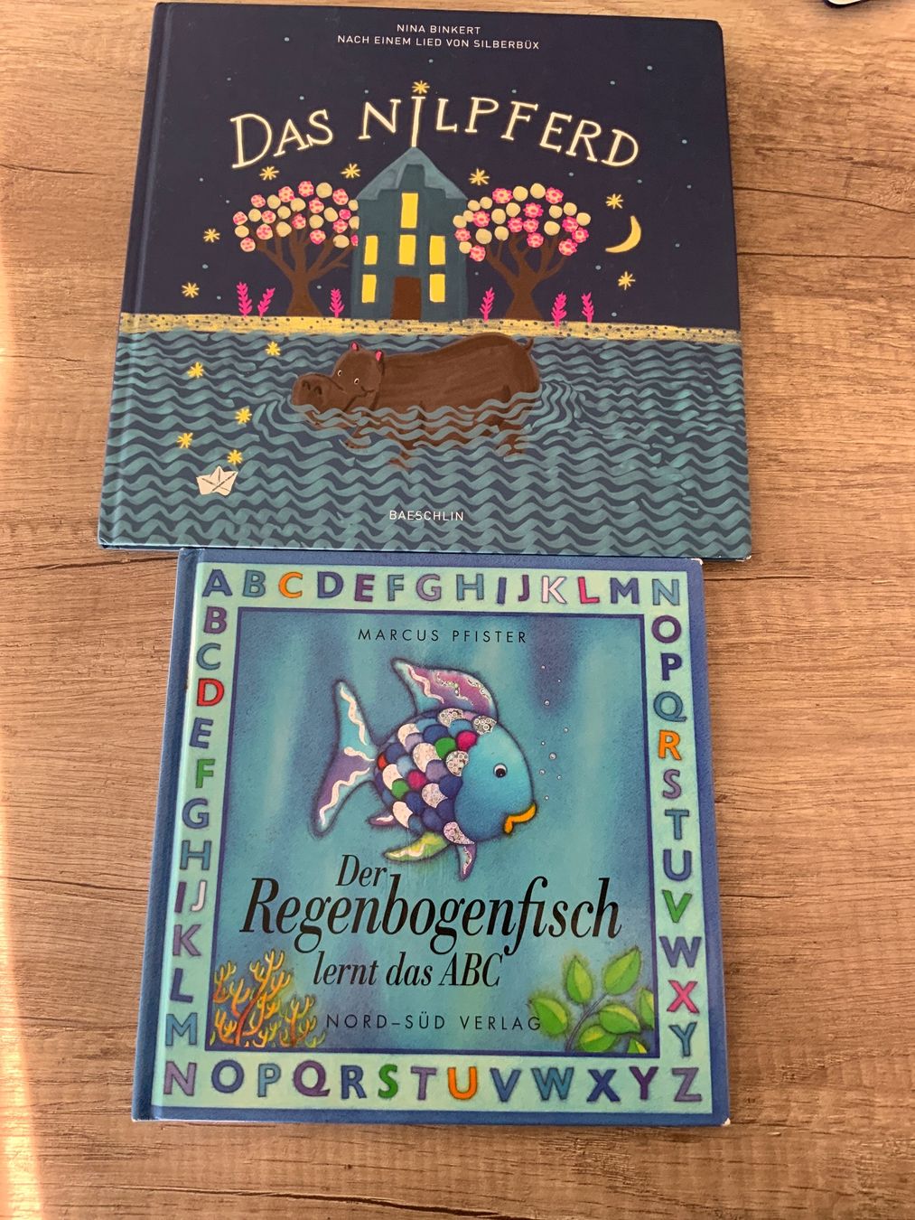 Bücher: 2 Kinderbücher Regenbogenfisch und Nilpferd – Gebraucht aus Schübelbach von Hecht11.