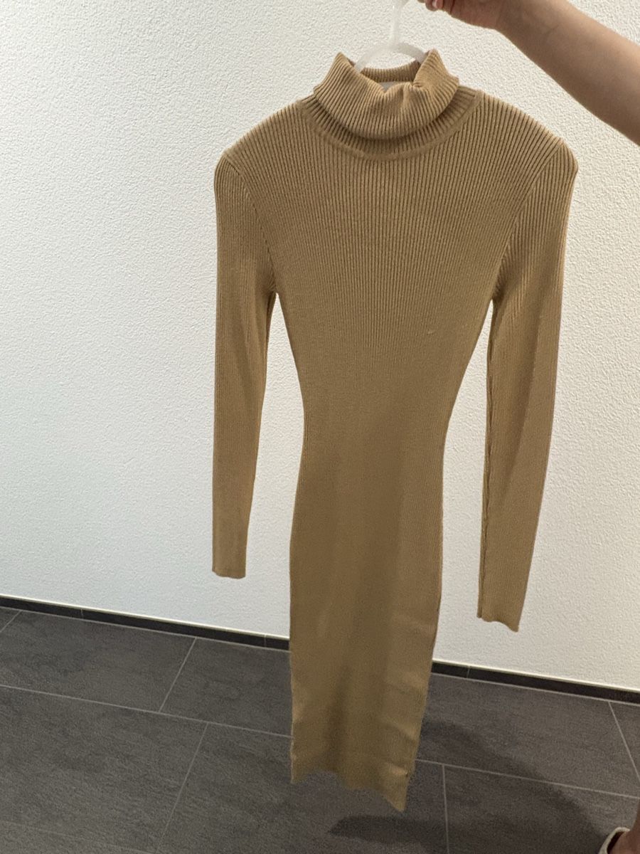 Vestiti: Rollkragen Strickkleid – Usato da Märstetten venduto da JonuzM 3