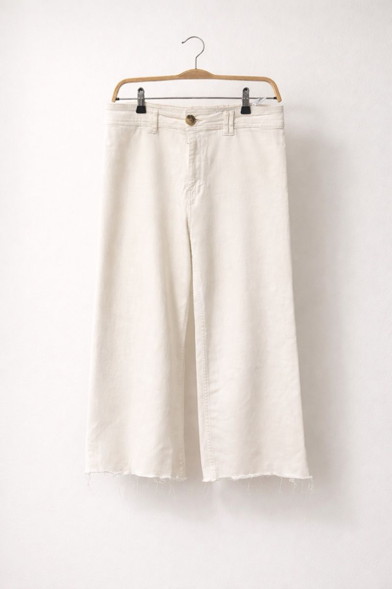 Pantaloni: Weisse Flared Jeans | Gr. 40 – Usato da Kloten venduto da lga_zy7n
