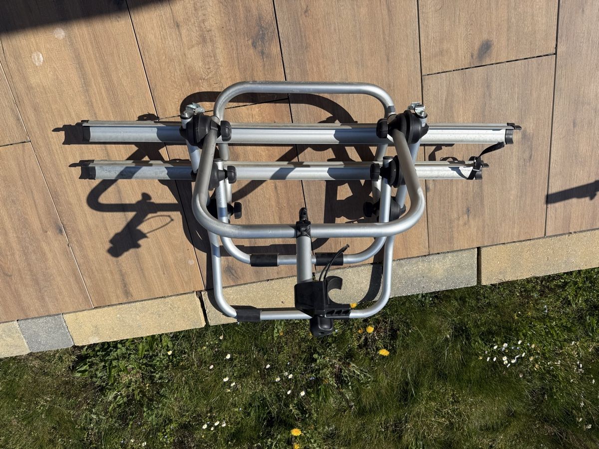 Dachträger: Porte-vélos pour 2 vélos. Pas complet, voir photos. – Gebraucht aus Ins von Patpat2 1