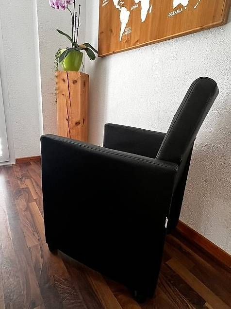 Stühle: 4 neuwertige Esszimmerstühle mit Rollen – Gebraucht aus Gossau SG von Grapp 3
