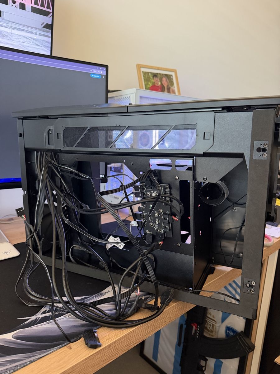 Asus Custodie: Asus ROG Z11 Gehäuse – Usato da Güttingen venduto da JeffreyGucc 5