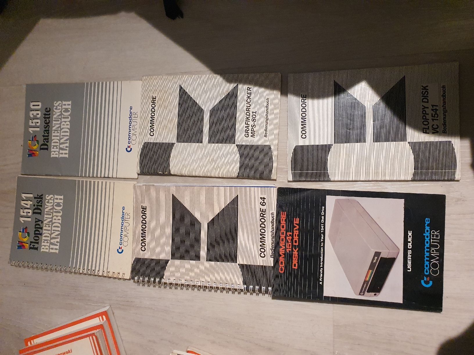 Commodore PC: Commodore Handbücher Sammlung - C64, VC1541 & mehr! – Usato da Muri AG venduto da Jeromia