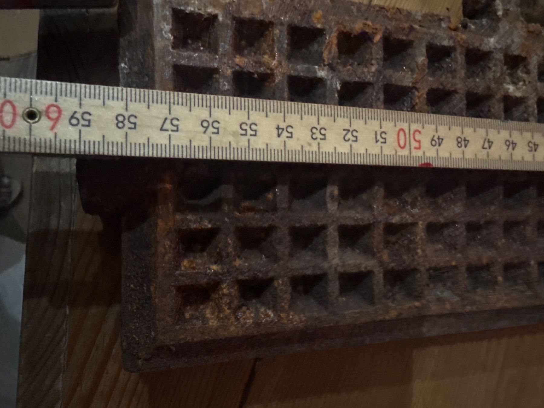 Backformen: Gaufrier ancien en fonte – Gebraucht aus Lajoux JU von Briard0 4