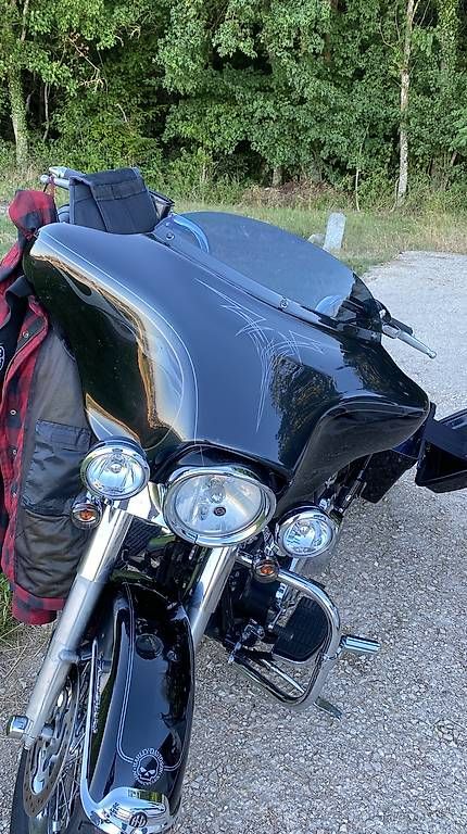 Touring: Harley Davidson  FLHRC Road King – D'occasion à St-Aubin-Sauges par fno_57kz 1