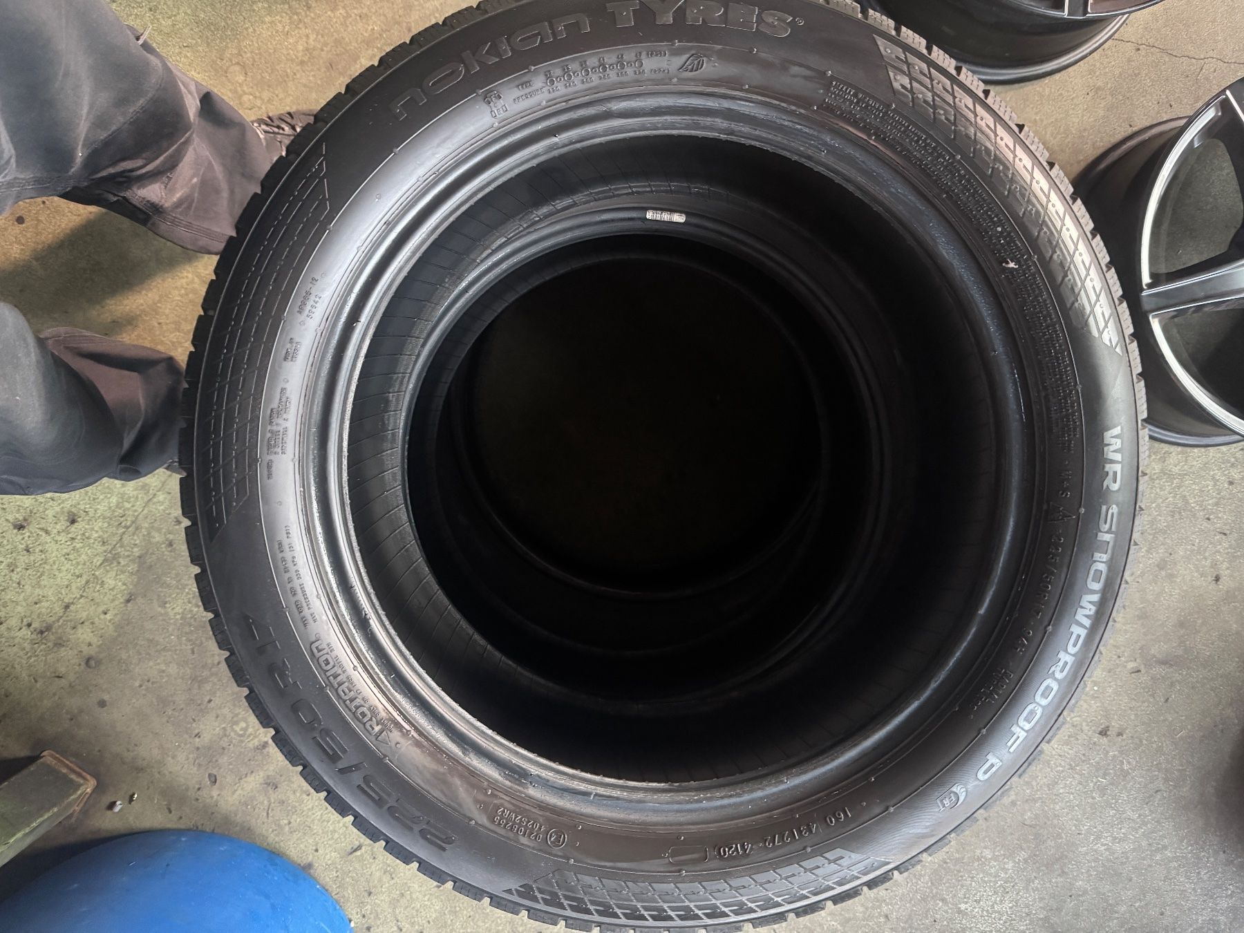 Nokian Pneus & Roues: 225/50r17 – D'occasion à Widen par Dinero02 4