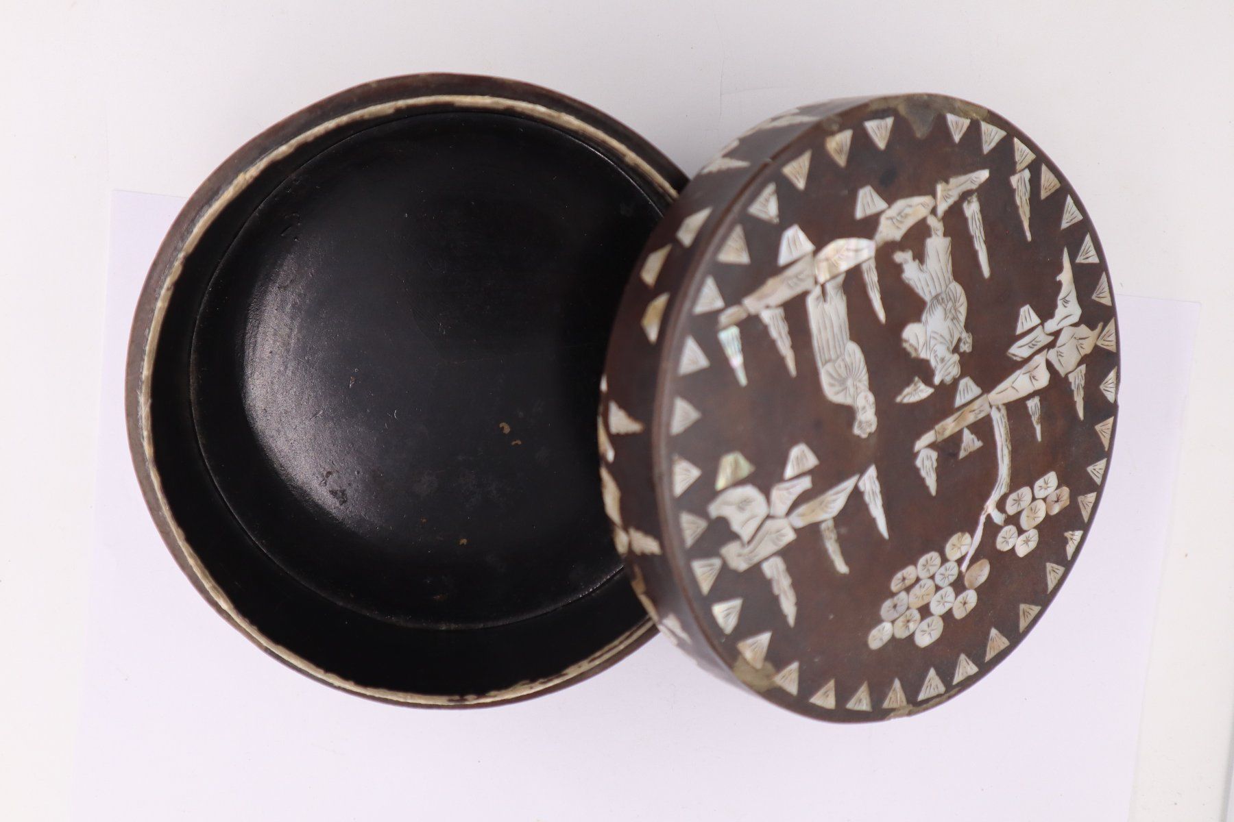 Dosen: Antike Chinesische Box inlaid Perlmutter China Perlmutt – Gebraucht aus Baden von TellsKuchenhaus 3
