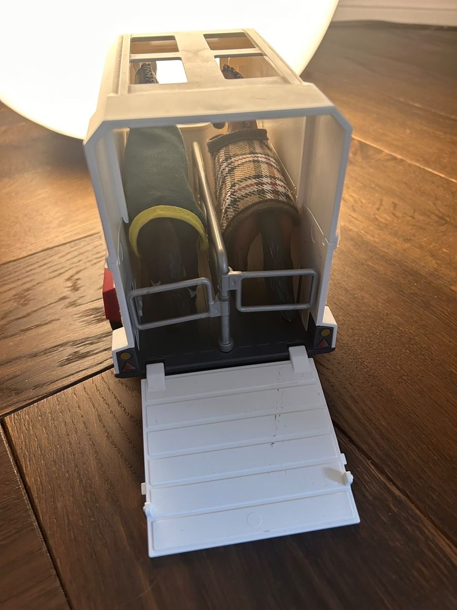 Schleich Giocattoli: Schleich Pferdetransporter – Usato da Basel venduto da Rebekka84 3