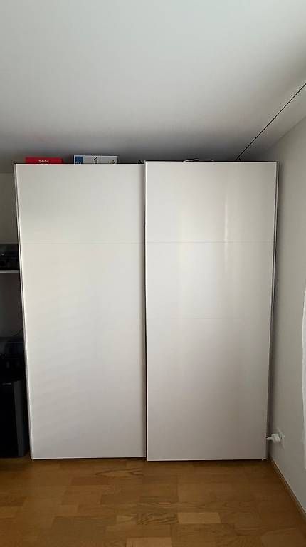 Armadi: Hochwertiger Kleiderschrank (gebraucht) – Usato da Landquart venduto da shimmy92