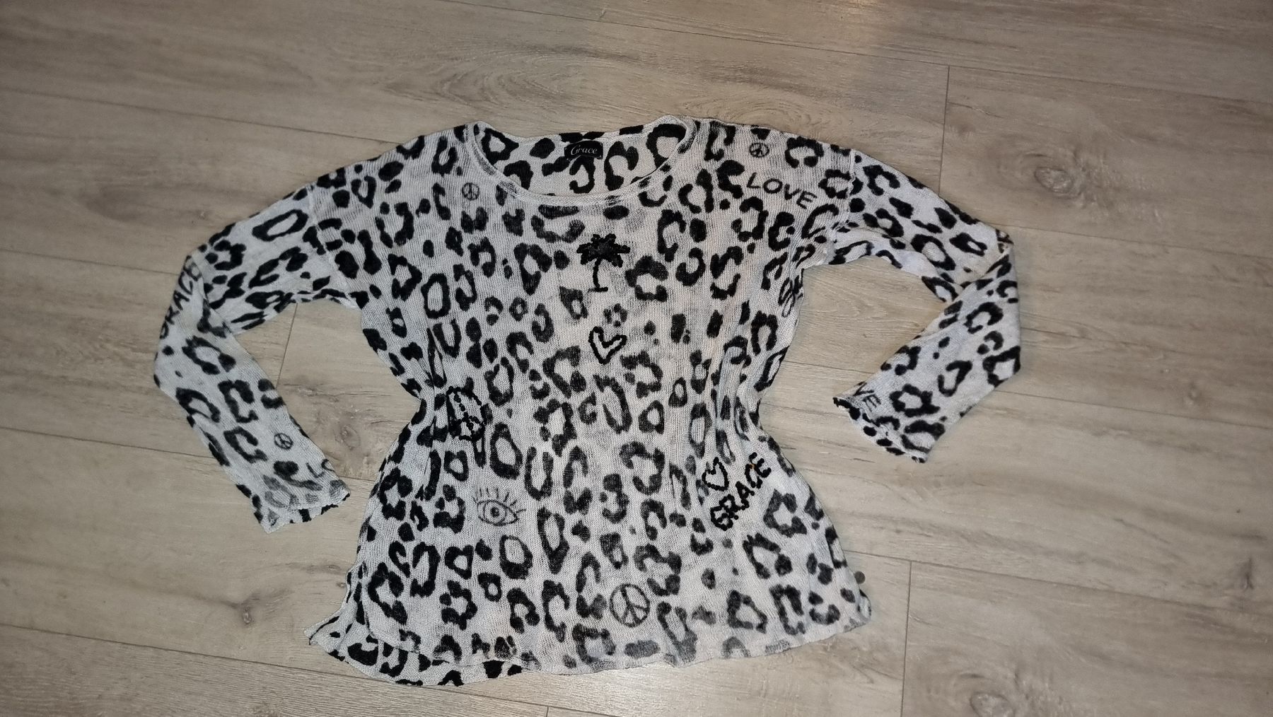 Grace Pulls & Sweat-shirts: dünner Pullover von Grace mit Leo-Print, Grösse L Top Zustan – D'occasion à Wigoltingen par Zuckerfee84
