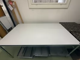 Tisch USM Haller