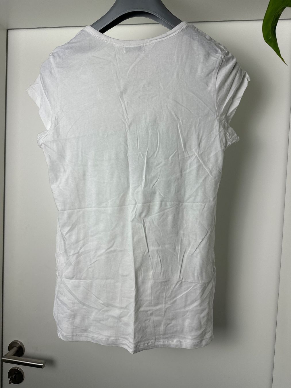 T-Shirts: T-Shirt von Guess XL – Gebraucht aus Aarburg von Tonija 1