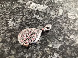 Schmuck-Anhänger mit Rubinen ! Dreidimensional!