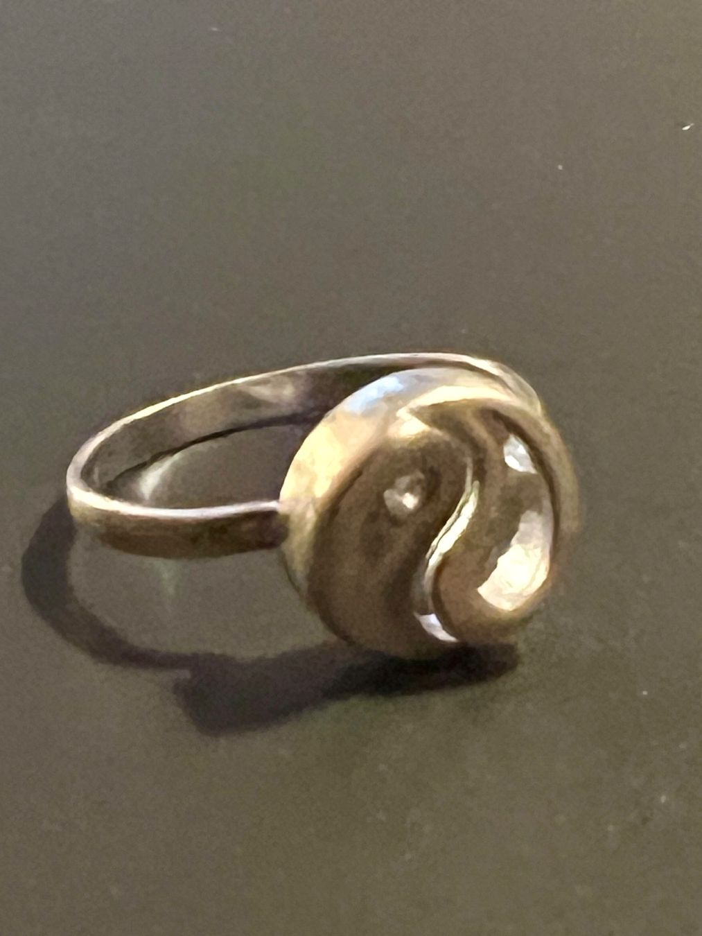 Bagues: Gold-Ring 9K mit Brilliant "Yin und Yang" – D'occasion à Chur par Penting1935 2