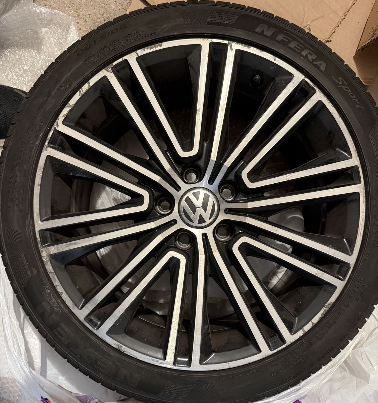 Volkswagen Pneus & Kompletträder: 4 Original VW 18" Alufelgen mit Sommerreifen – Top Zustand – Gebraucht aus Urdorf von sam.v.furrer 4