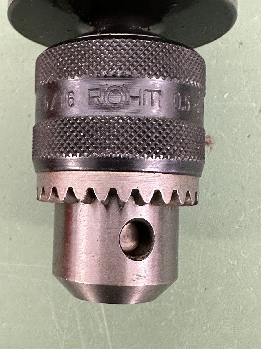 Tutti gli attrezzi: Bohrfutter, Drill chuck, BT30, Röhm 0.5-8 mm. – Usato da Aarberg venduto da SNMachines 2