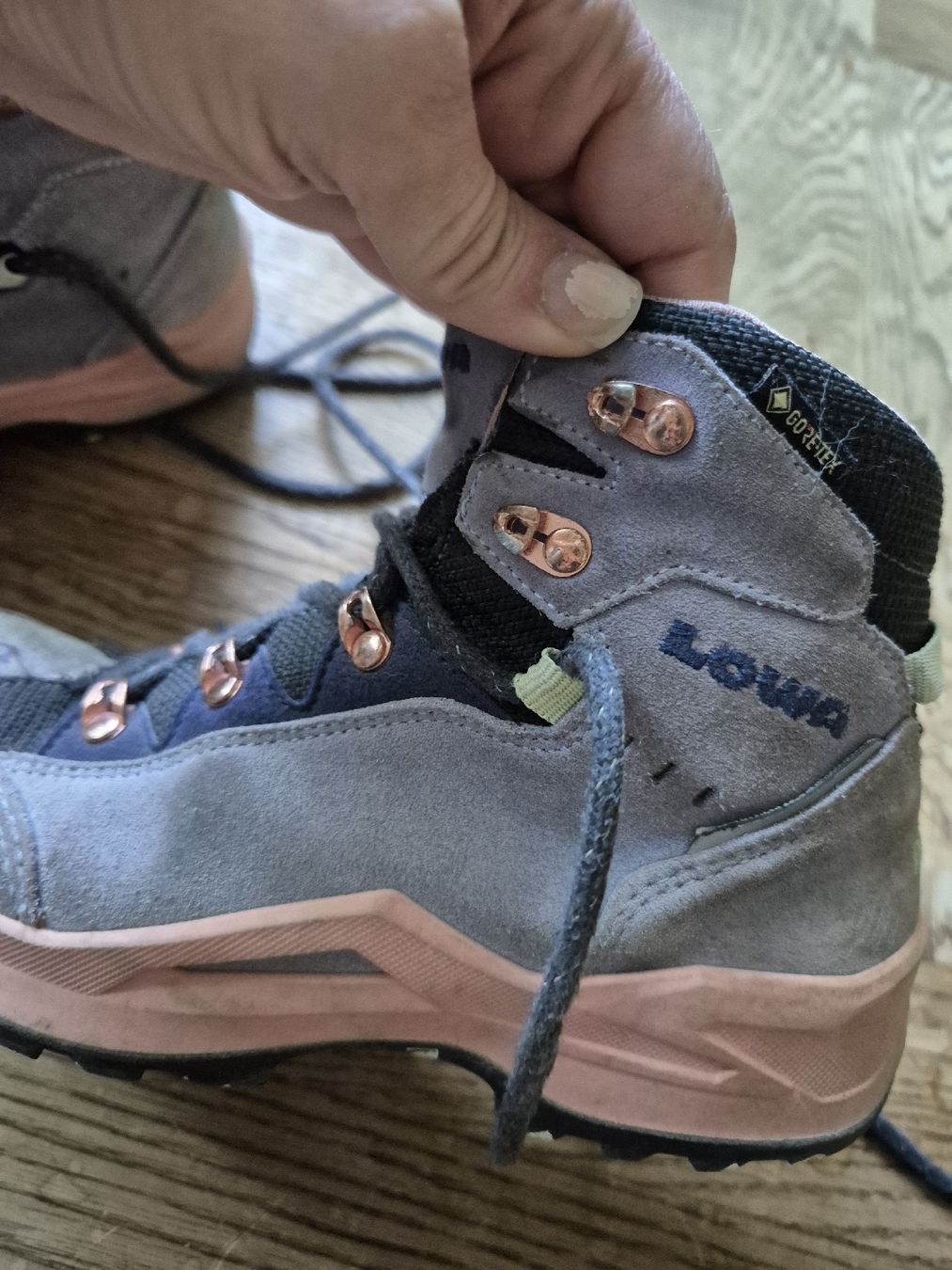 Schuhe für Mädchen: Mädchenwanderschuh, 35, Lowa Namuk – Gebraucht aus Zürich von Enila1977 2