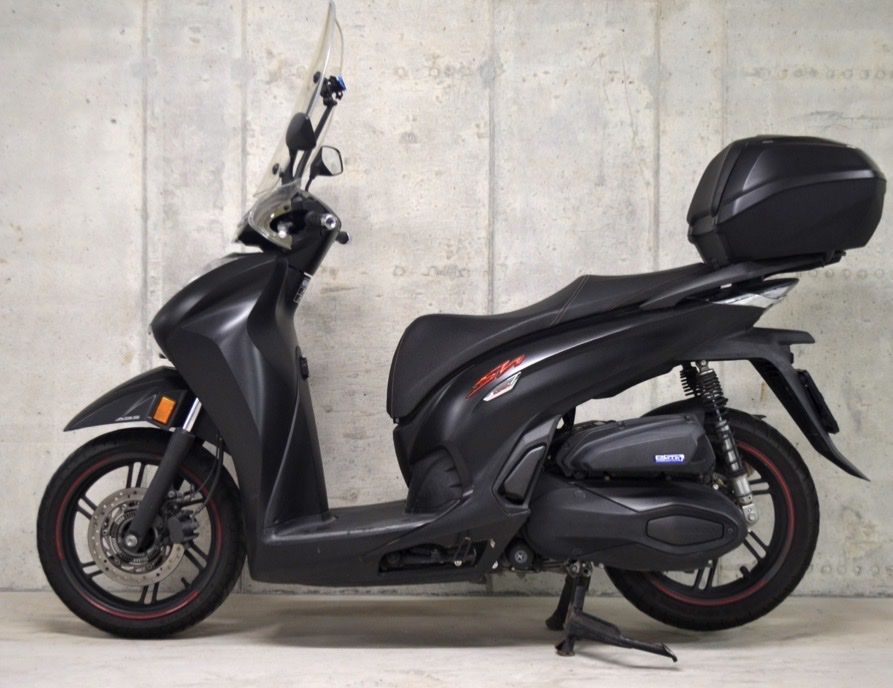 Honda Scooter: HONDA SH 350 Sporty - Roller – Usato da Adliswil venduto da Pligi 1