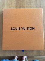 Louis Vuitton Original Geschenkbox 27 × 27 cm – mit Seidenpa