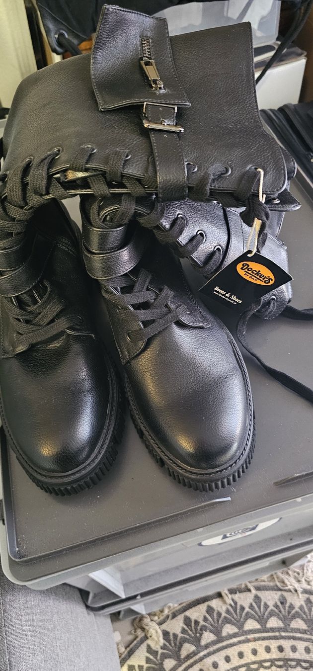 Scarpe da donna: neue Dockers Stiefel Gothic / Punk Gr.41 – Nuovo (secondo la descrizione) da Zürich venduto da Daniela51 2